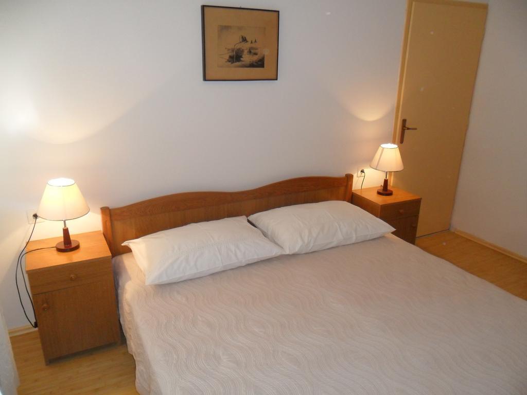 Apartment Ivo Трогір Екстер'єр фото