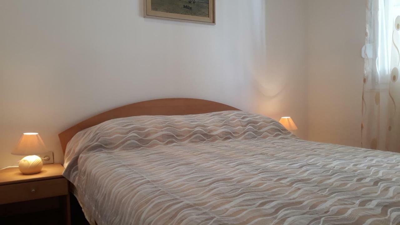 Apartment Ivo Трогір Екстер'єр фото