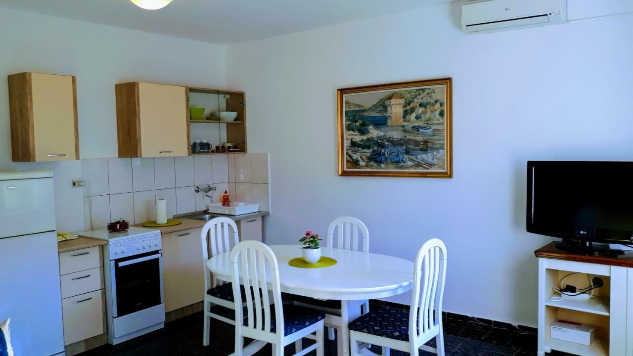 Apartment Ivo Трогір Екстер'єр фото